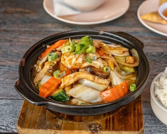 Chicken Mushroom Pot 冬菇鸡煲